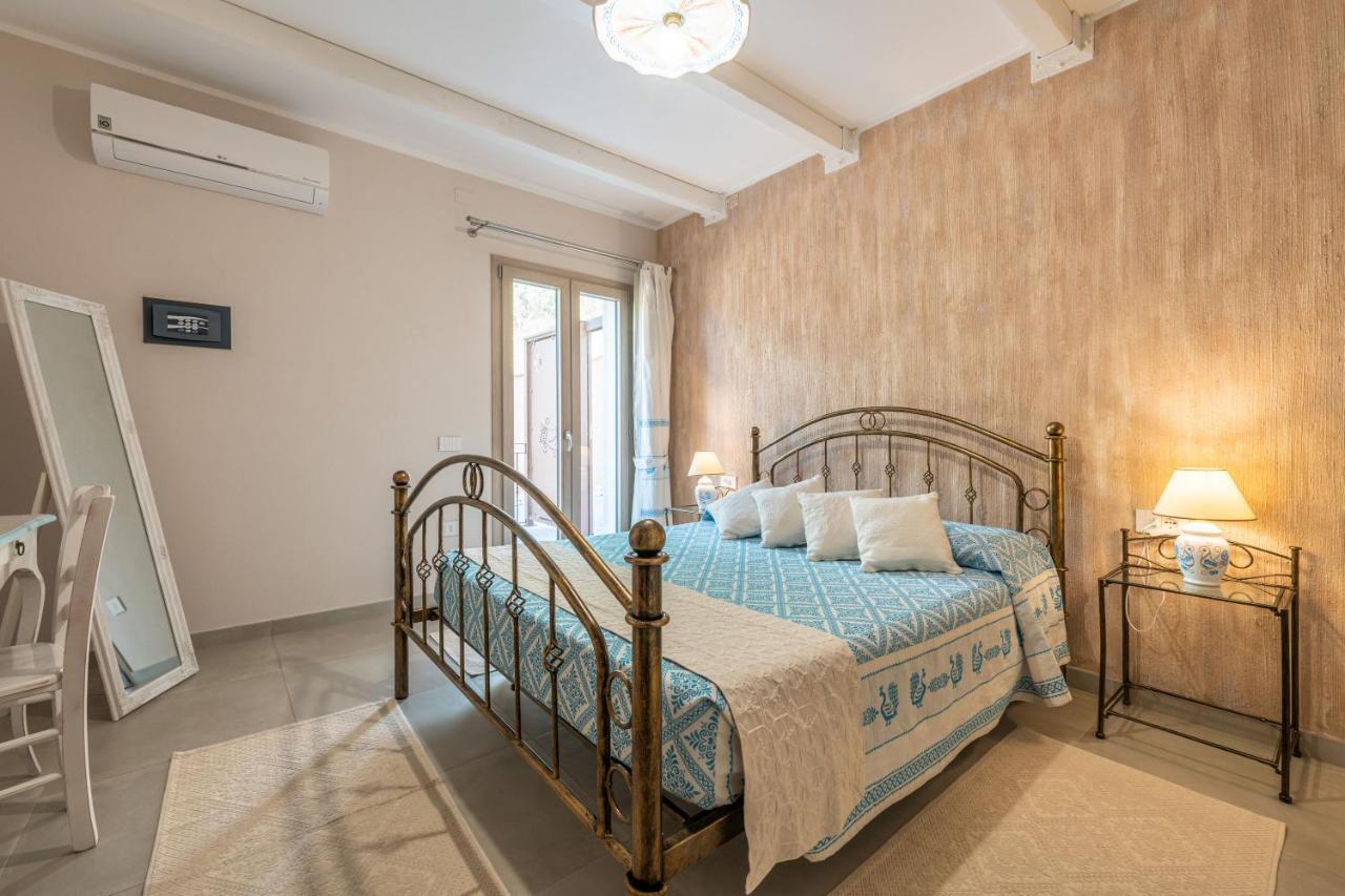 Villa Sa Rocca Junior&Suite Chia Exterior foto